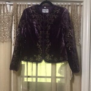 🐞Pamela McCoy Collections Velour Embroidered Jacket